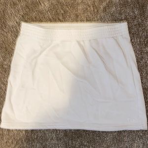 Aritzia - everyday light grey skirt, cloth material